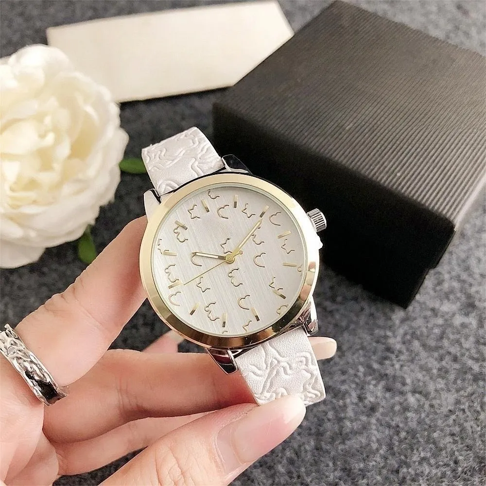 Simple Fashionable Ladies Alloy Belt Stainless Steel Bottom Quartz Watch